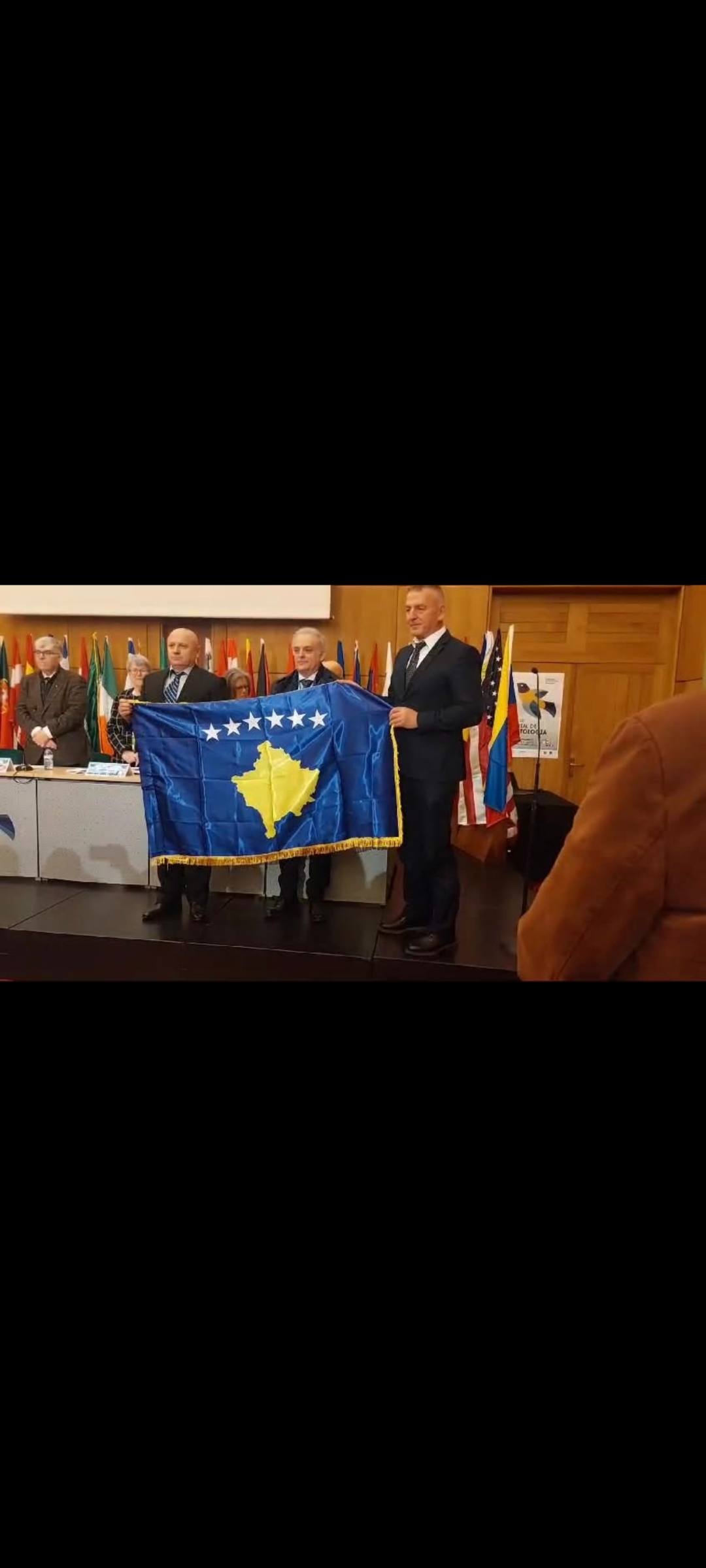 Prezantimi i flamurit të Kosovës në COM - Portugali